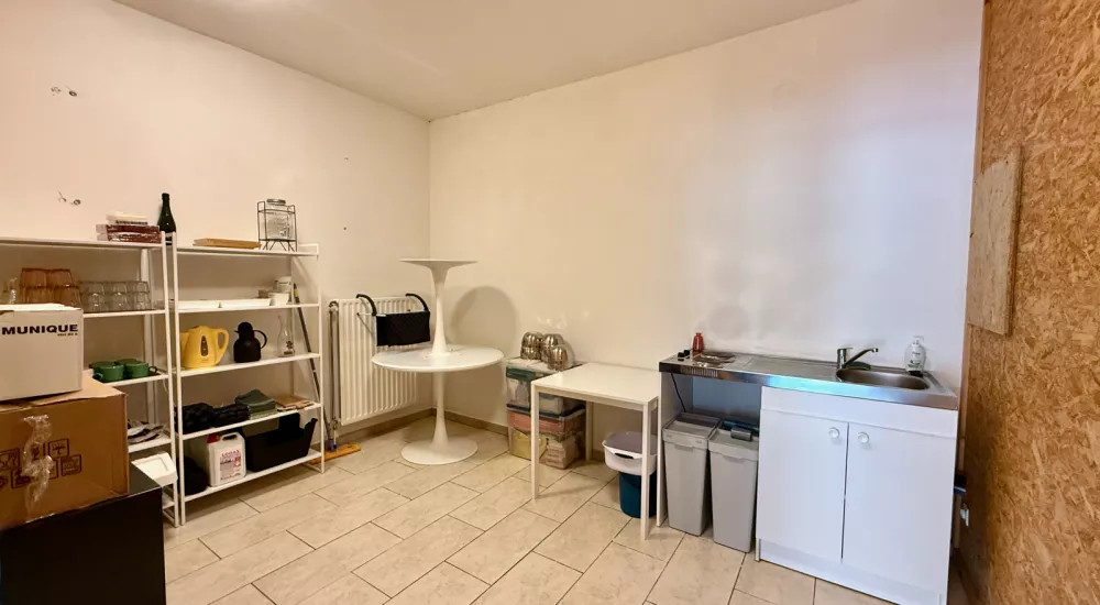 Kantoorruimte/praktijkruimte te Loppem