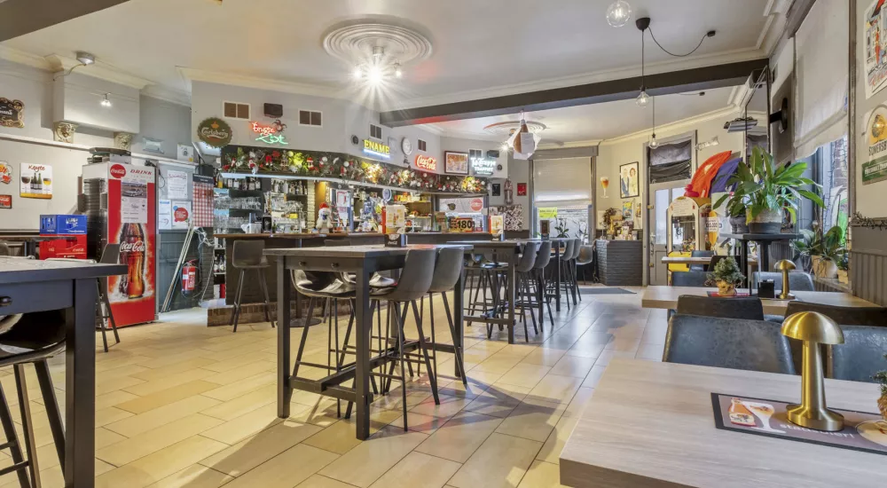 Opbrengsteigendom / Handelspand met woonst en ontwikkelingsmogelijkheden Sterrestraat 2–4, Koekelare