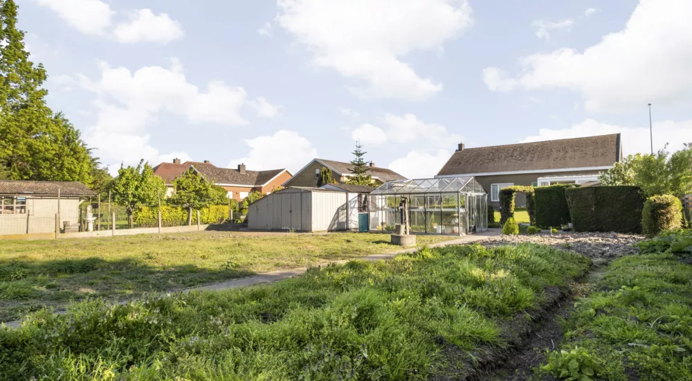 Ruime alleenstaande woning met landelijke verzichten!