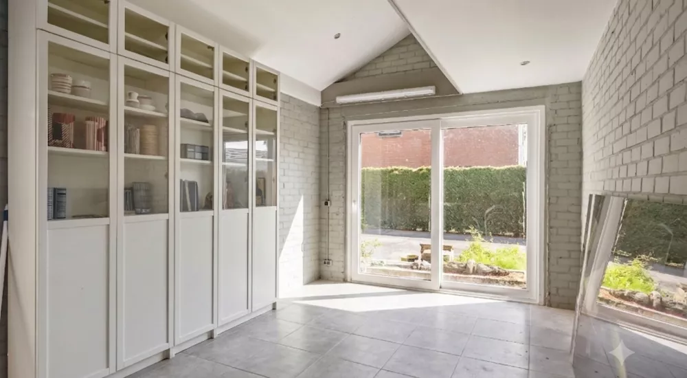 Unieke architecturale villa in een groene omgeving