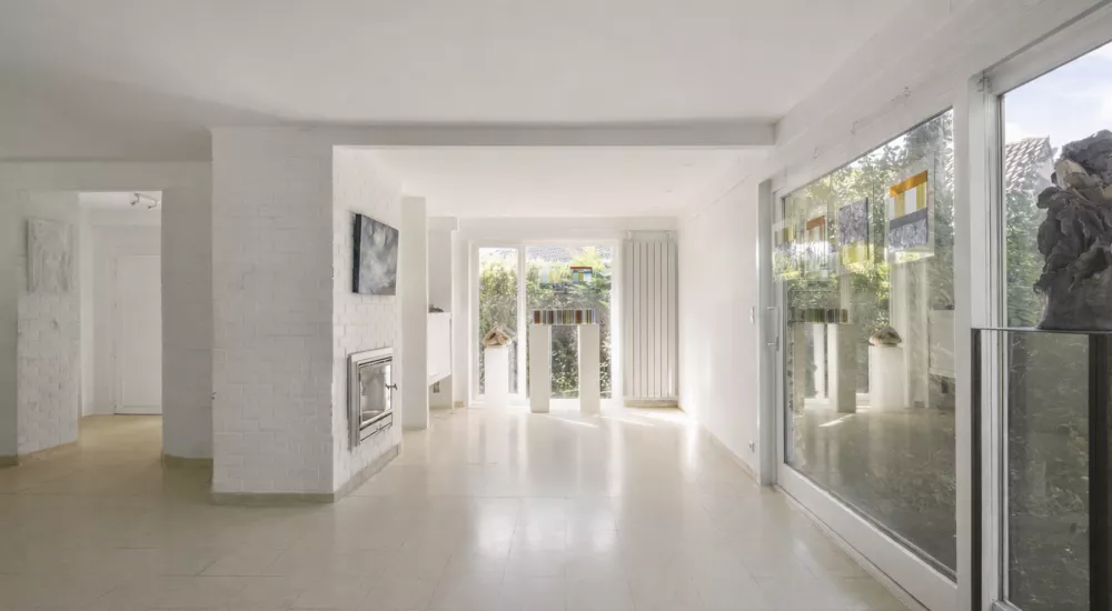Unieke architecturale villa in een groene omgeving