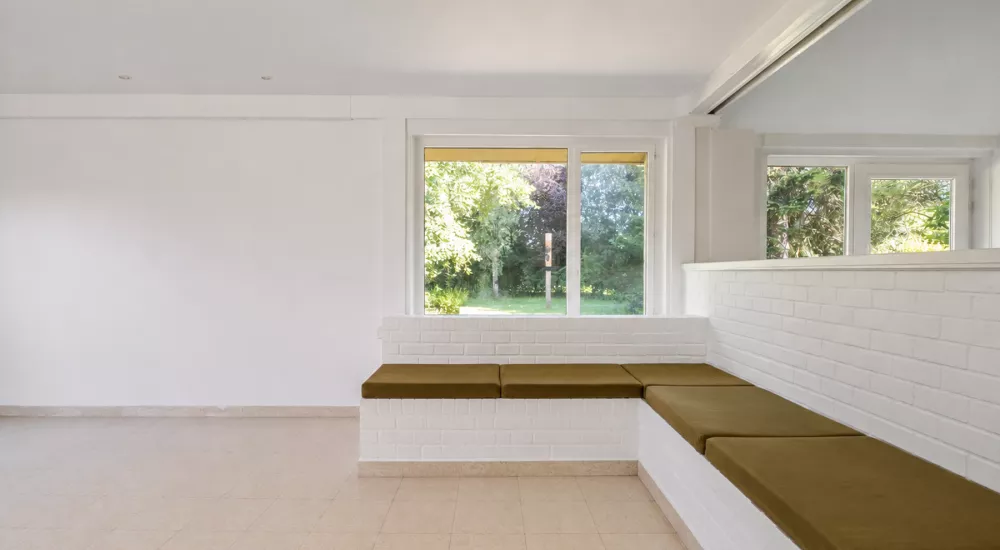 Unieke architecturale villa in een groene omgeving