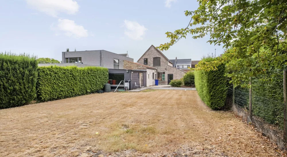 Landelijk gelegen woning in Ruddervoorde met grote tuin 