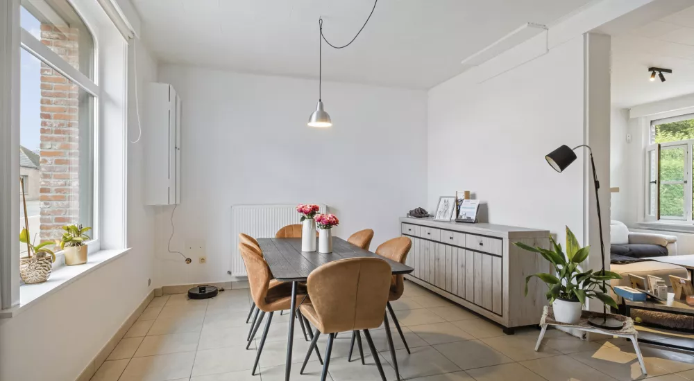Landelijk gelegen woning in Ruddervoorde met grote tuin 