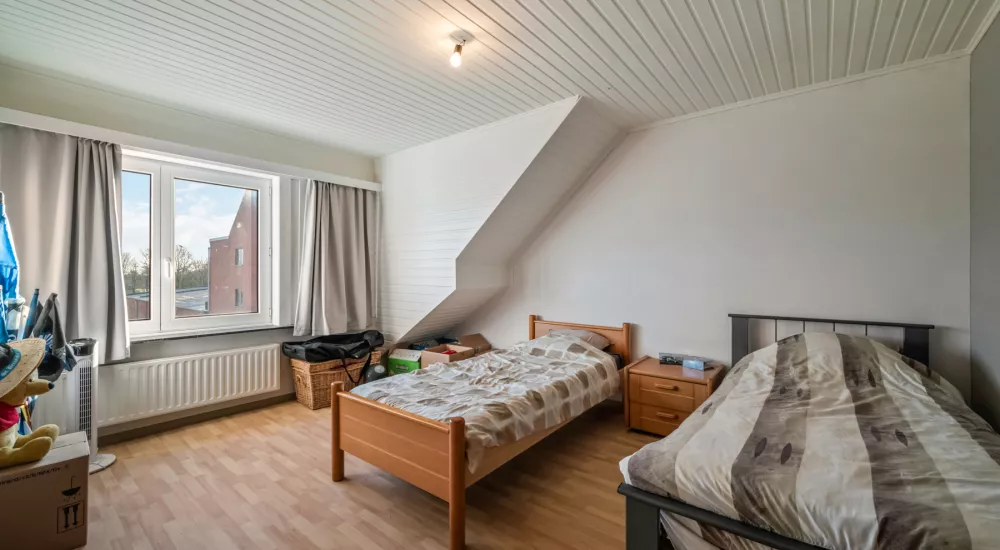 Gezinswoning met garage te Aartrijke