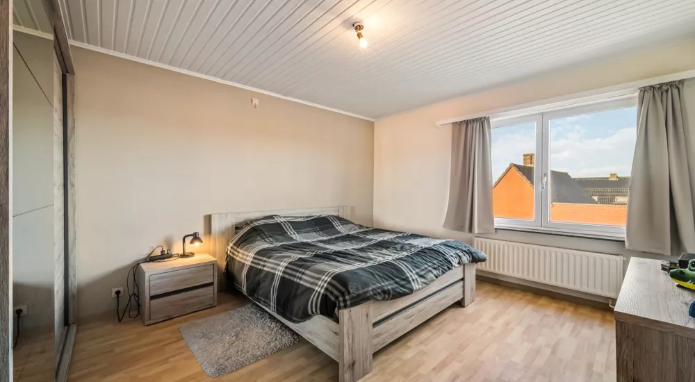 Gezinswoning met garage te Aartrijke