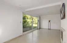 Unieke architecturale villa in een groene omgeving