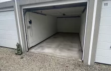 Ruime garagebox in centrum Oostkamp